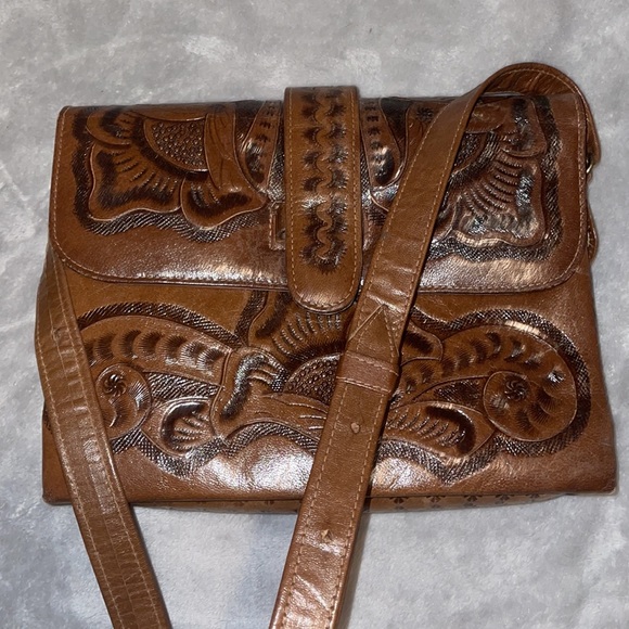 Flores' Bags Vintage Genuine Leather Hand Tooled Purse Floral Made in Mexico - Picture 5 of 7
